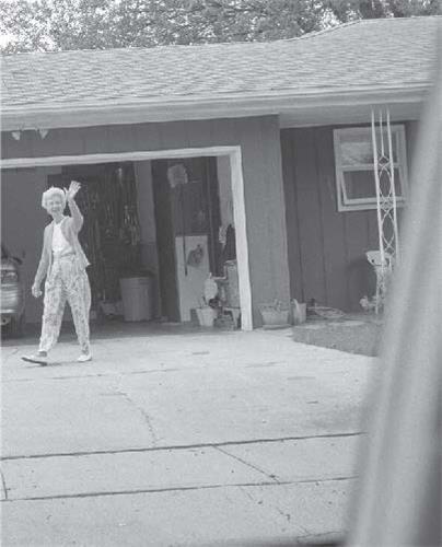 [9791096383214] Leaving and waving
